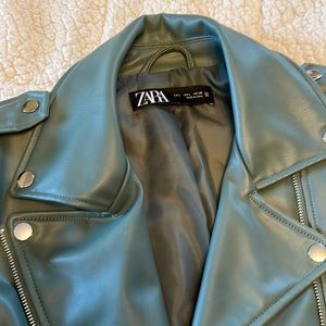 ZARA GREEN MOTORCYCLE JACKET vegan leather. Size Large